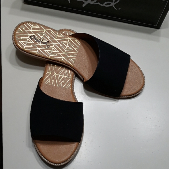 Slide sandals - Picture 2 of 4